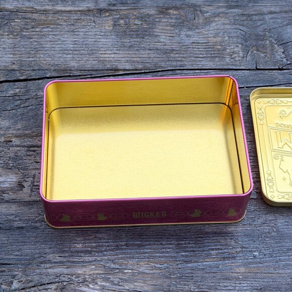 Wicked Dunkin Donuts Munchkin Tin Made In Oz Glinda & Elphaba Pink & Green - Picture 6 of 7